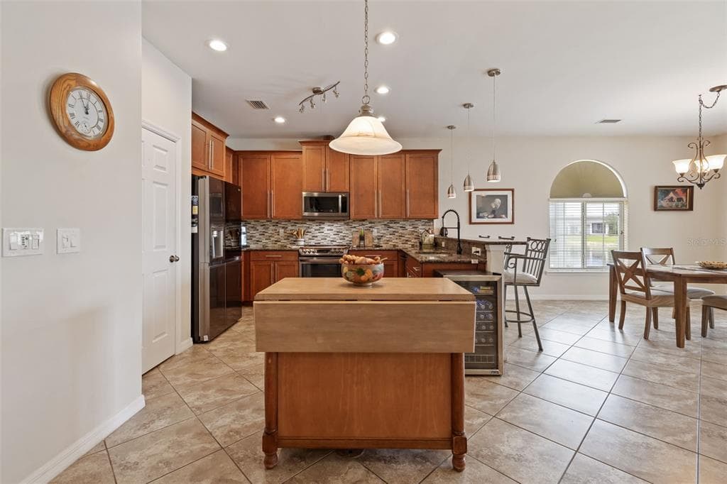 8648 LAKE FRONT COURT photo 14