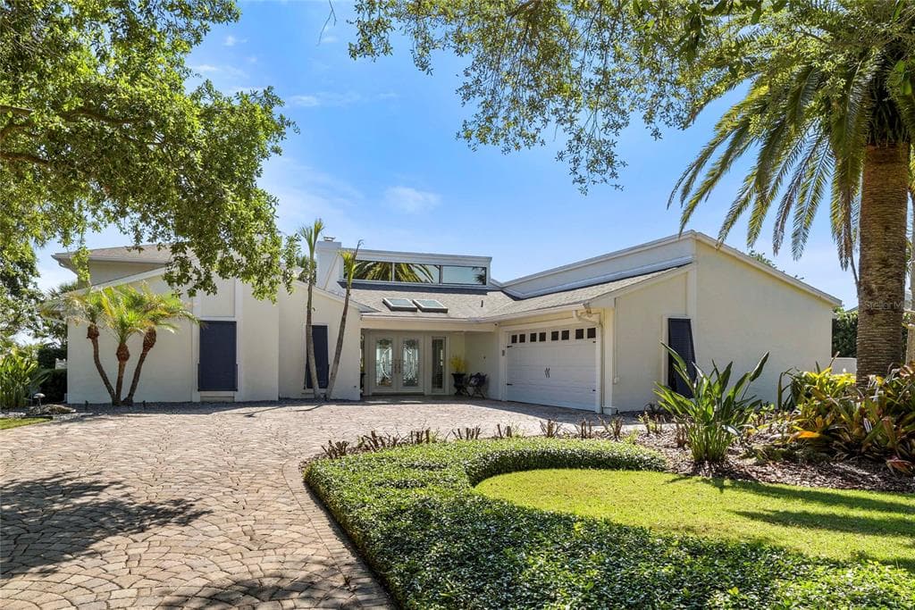 1215 COMMODORE DRIVE 5