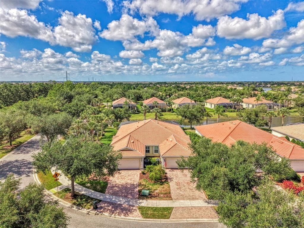 6099 BENEVENTO DRIVE photo 1