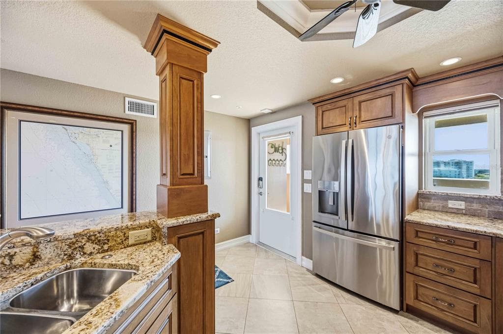 6140 MIDNIGHT PASS ROAD 606 photo 10