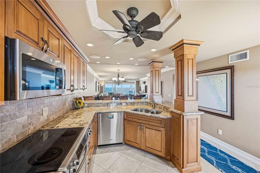 6140 MIDNIGHT PASS ROAD 606 photo 11
