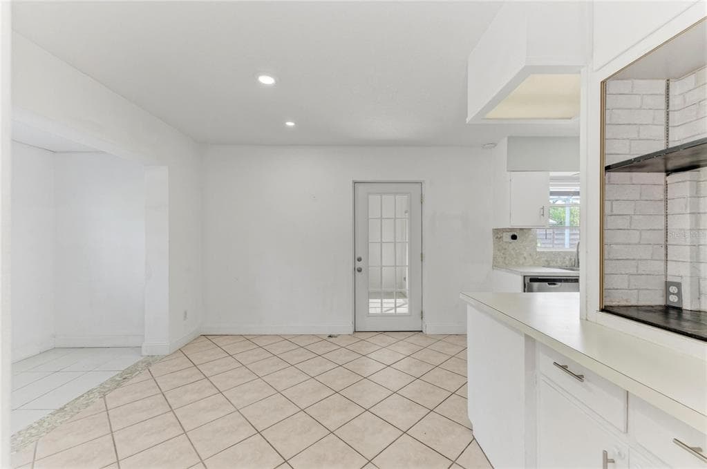 312 WINFIELD WAY photo 24