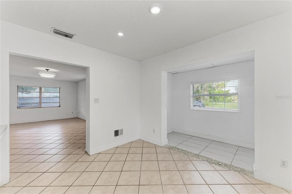 312 WINFIELD WAY photo 14