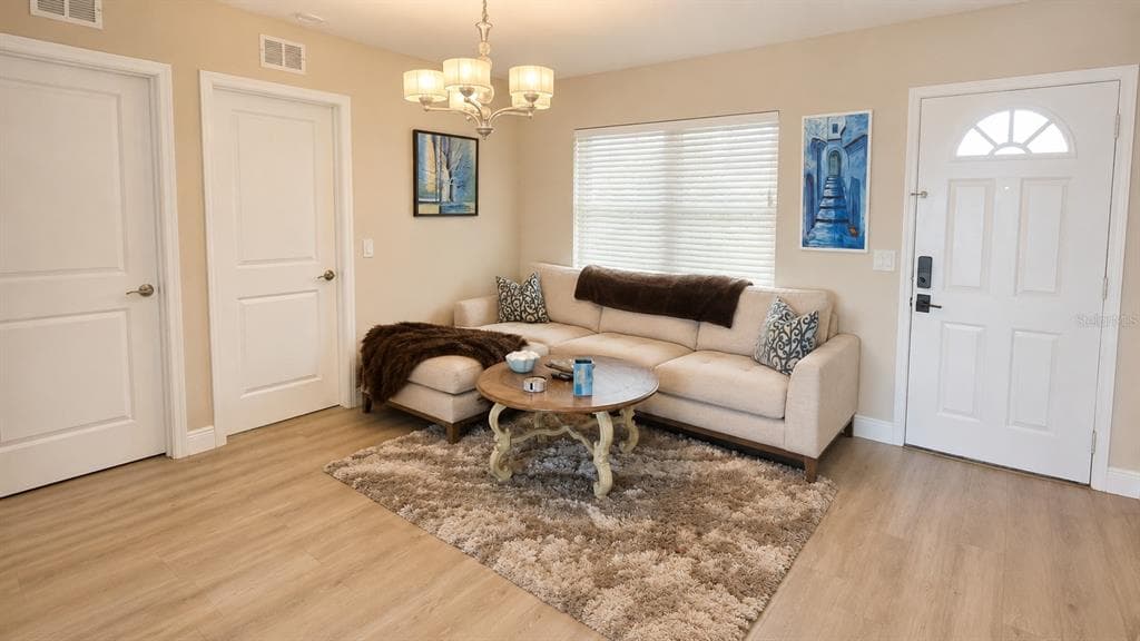 526 20TH AVENUE photo 2