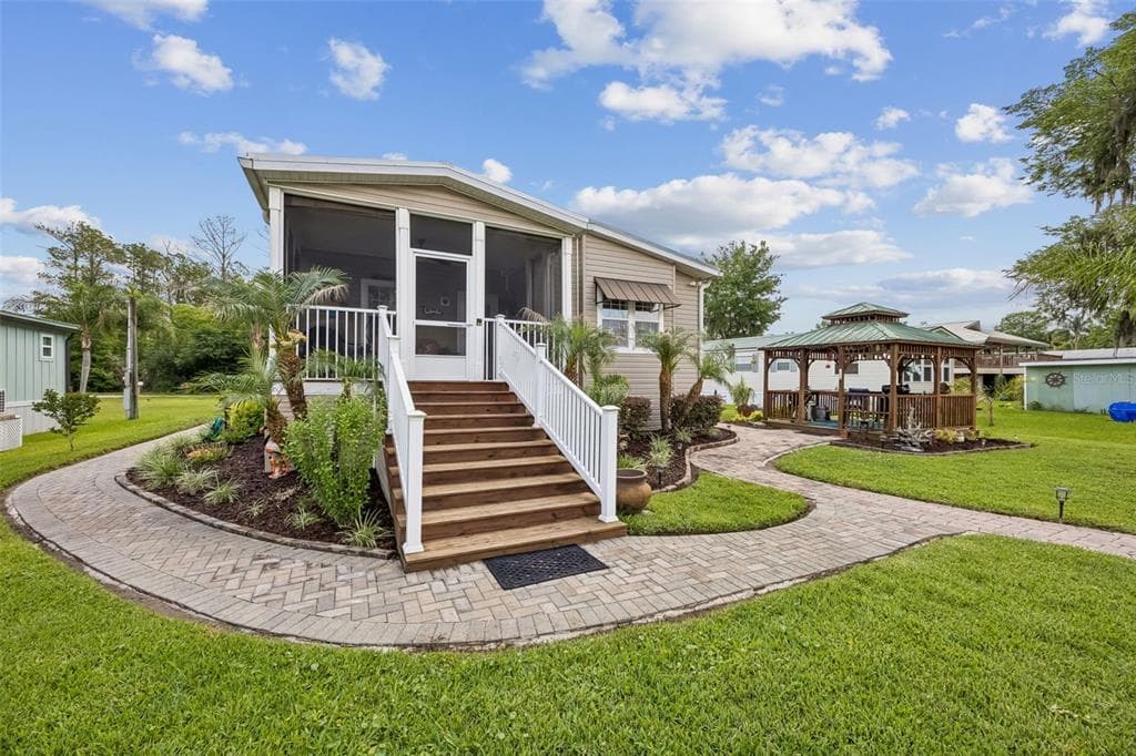 329 PARADISE CIRCLE photo 24