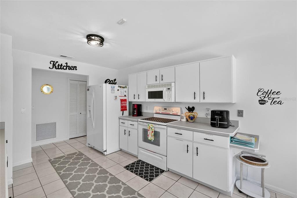 36 FLAMINGO DRIVE photo 20