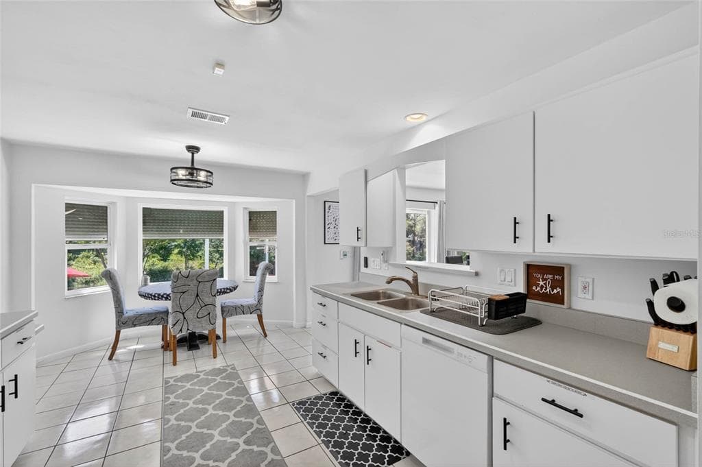36 FLAMINGO DRIVE photo 21