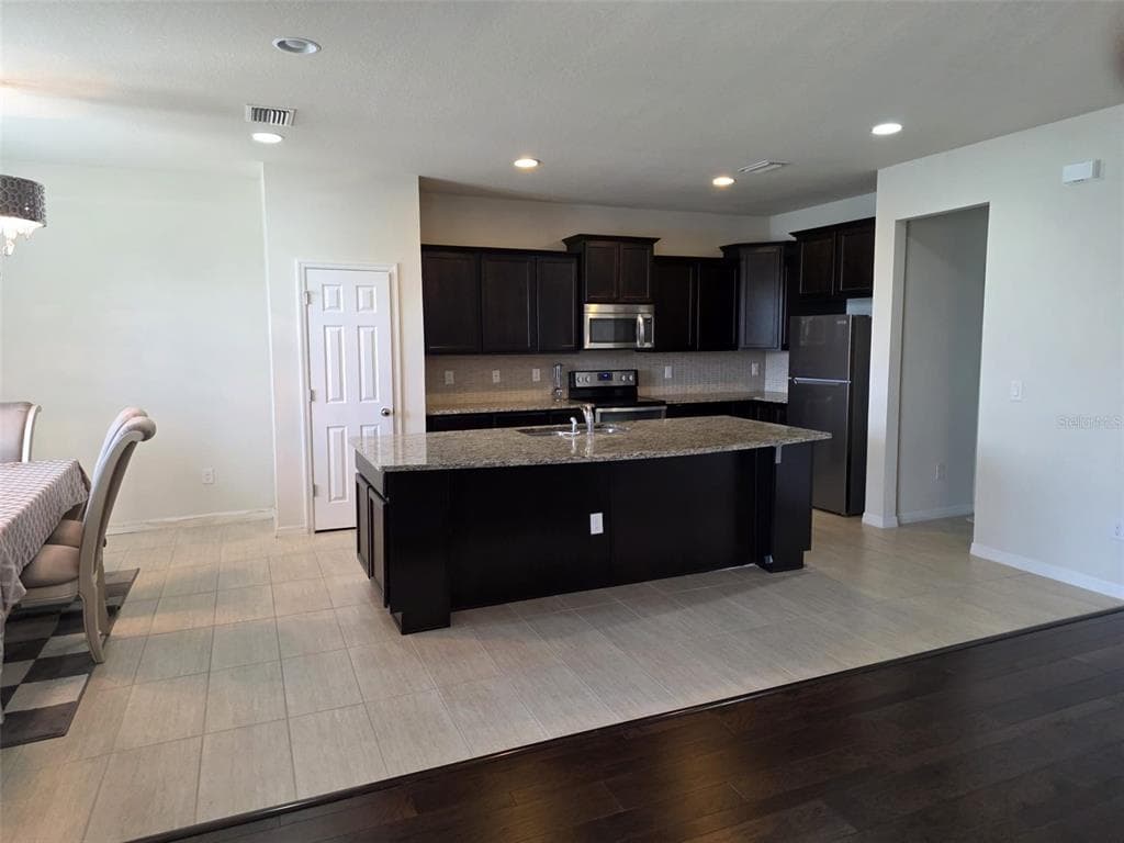 6022 SWEET BIRCH DRIVE photo 9