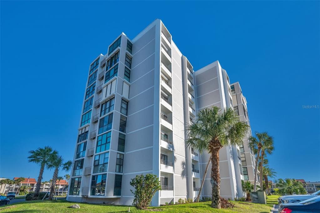855 BAYWAY BOULEVARD 708 photo 1