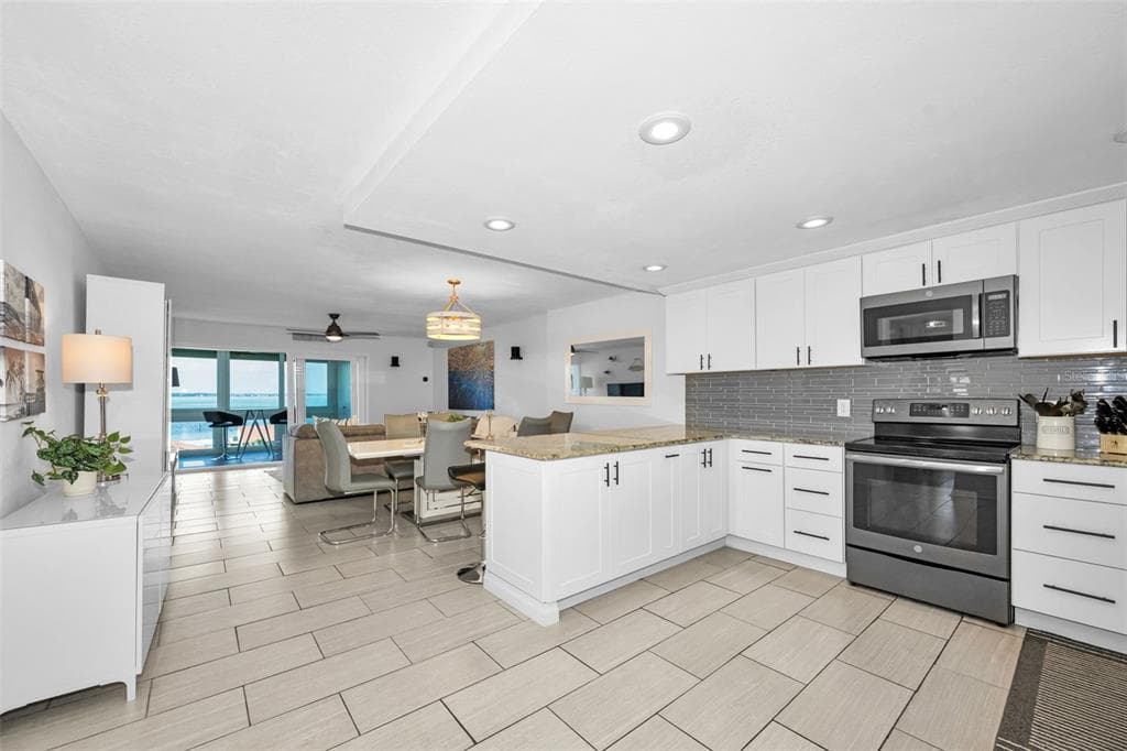 855 BAYWAY BOULEVARD 708 photo 18