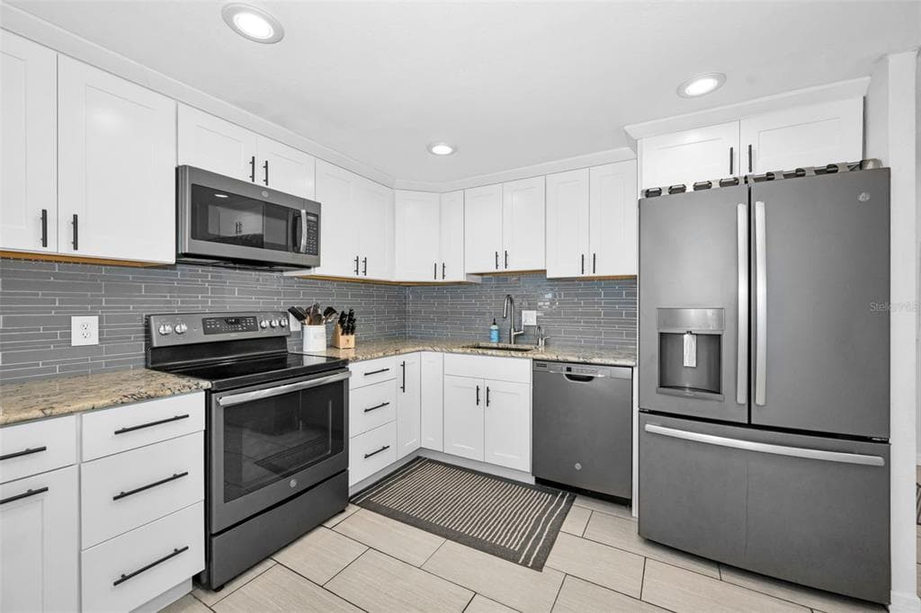 855 BAYWAY BOULEVARD 708 photo 21