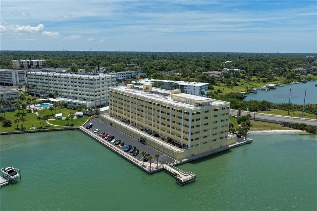 100 BLUFF VIEW DRIVE #506C 2