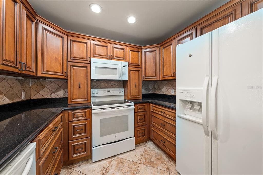 100 BLUFF VIEW DRIVE 506C photo 7