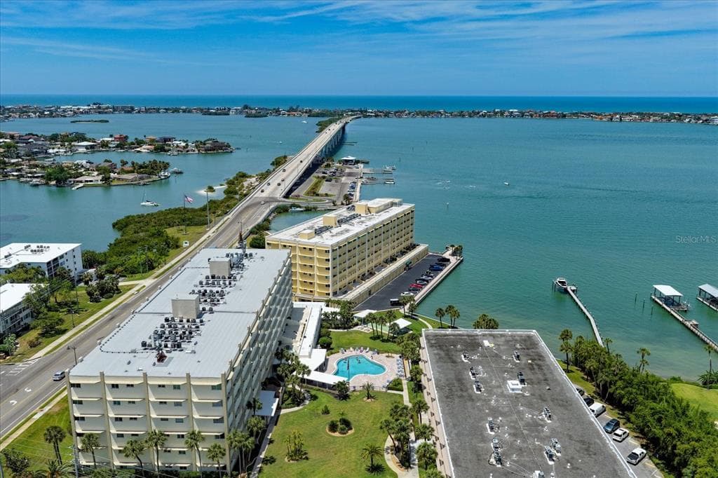 100 BLUFF VIEW DRIVE #506C 1