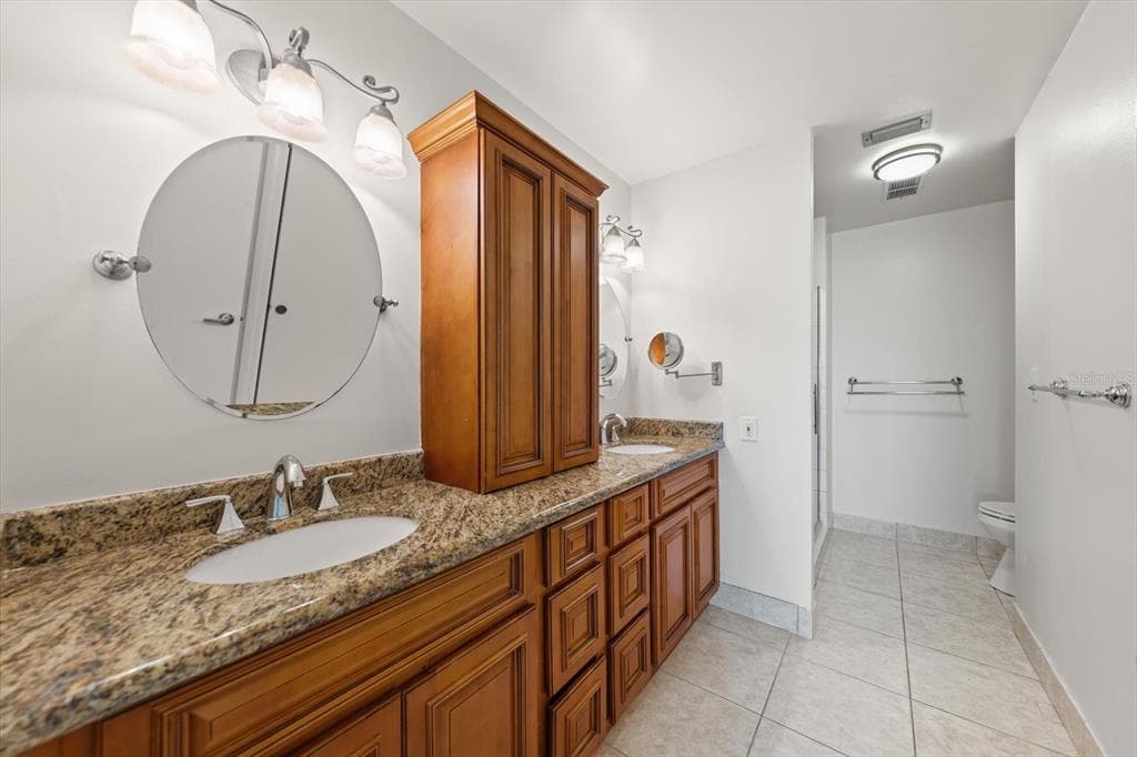 100 BLUFF VIEW DRIVE 506C photo 19