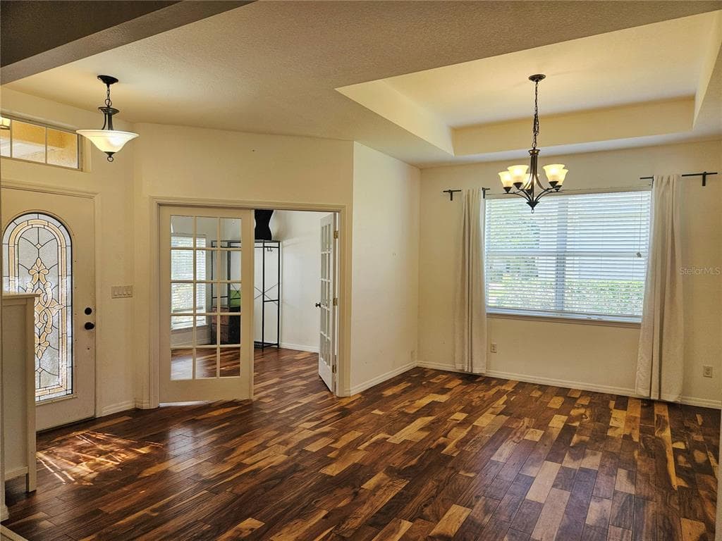 118 PEONY COURT photo 6