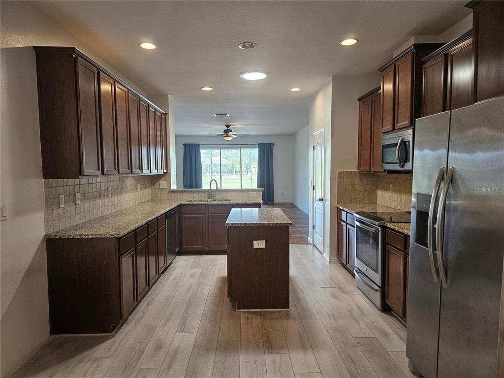 118 PEONY COURT photo 11