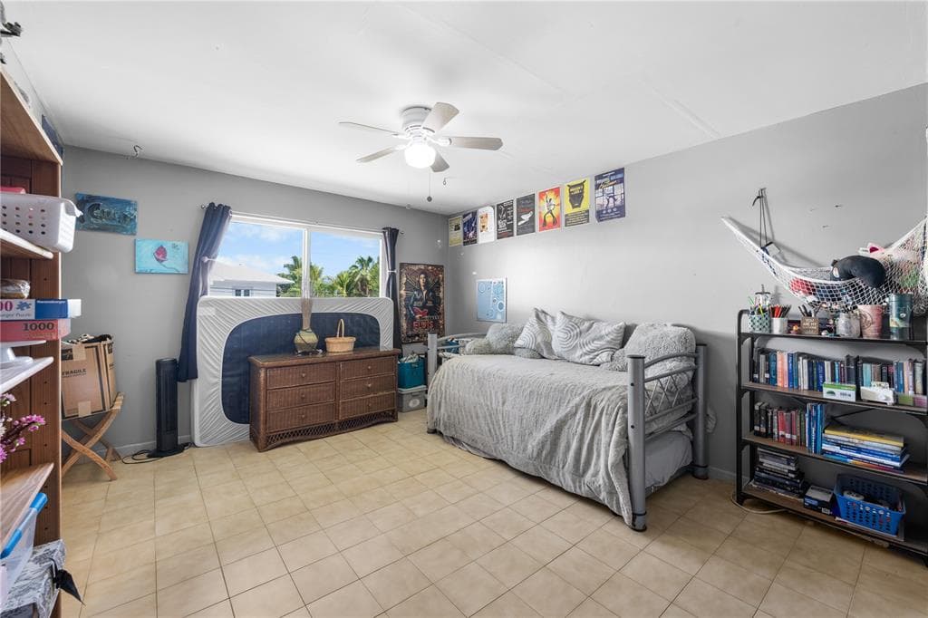 2100 AVENUE H photo 23