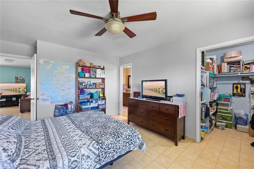 2100 AVENUE H photo 25