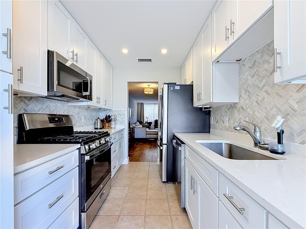 5925 SHORE BOULEVARD S 107 photo 10