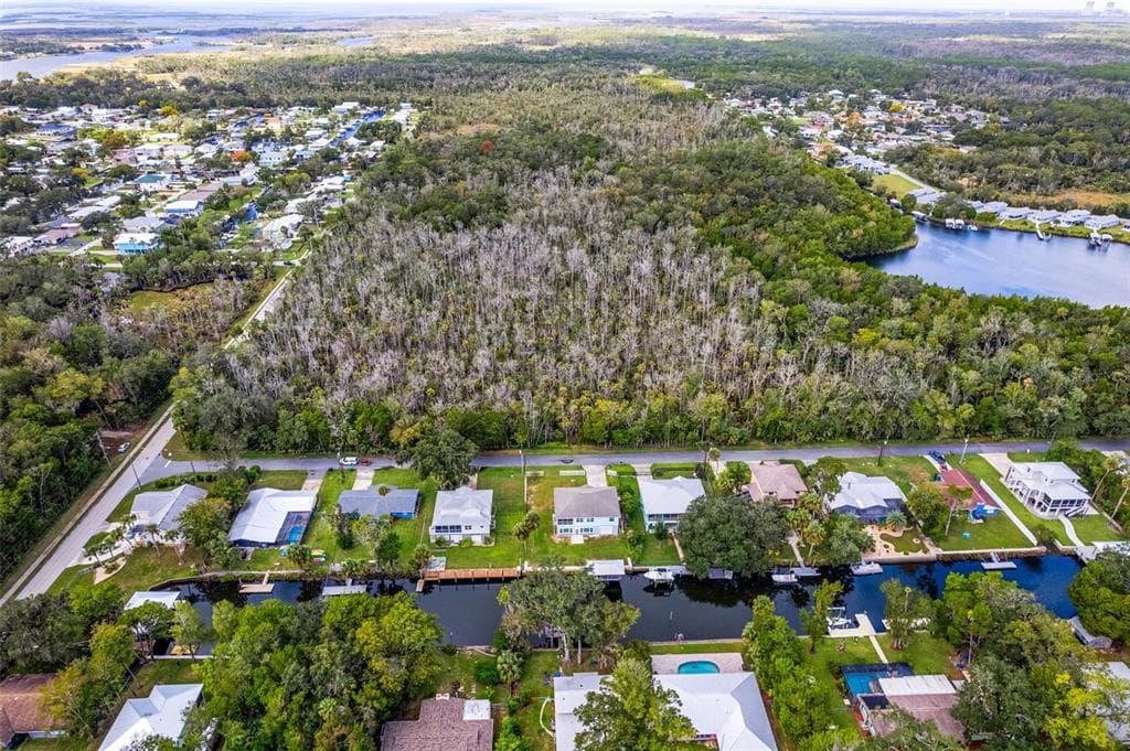 3625 N SUWANNEE POINT photo 9