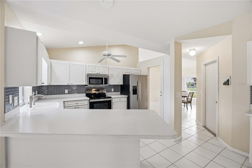 63 CLUBHOUSE ROAD photo 15