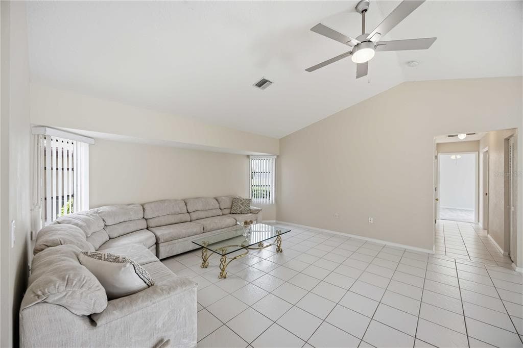 63 CLUBHOUSE ROAD photo 11