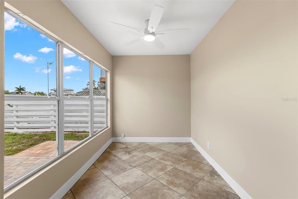 708 SUNSET COVE photo 23