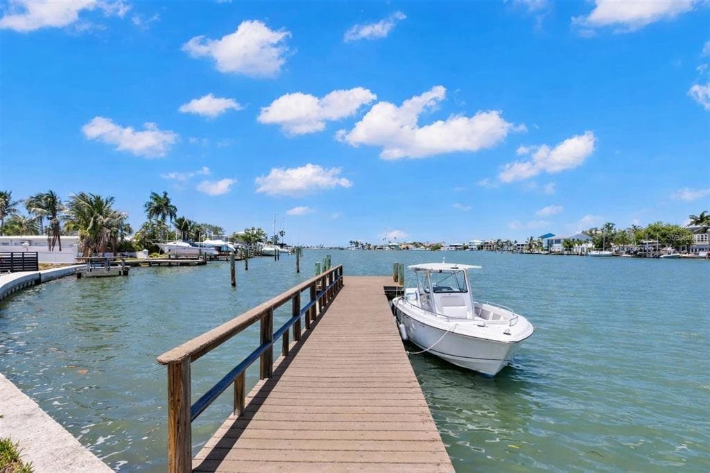 708 SUNSET COVE photo 2