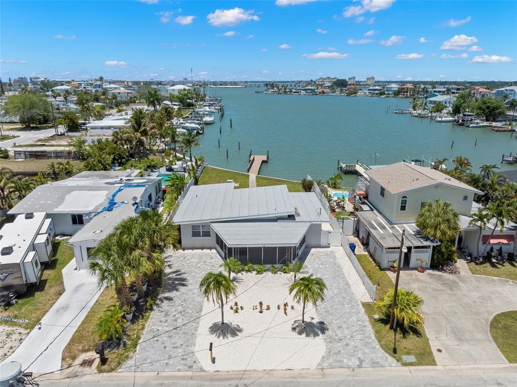 708 SUNSET COVE photo 1