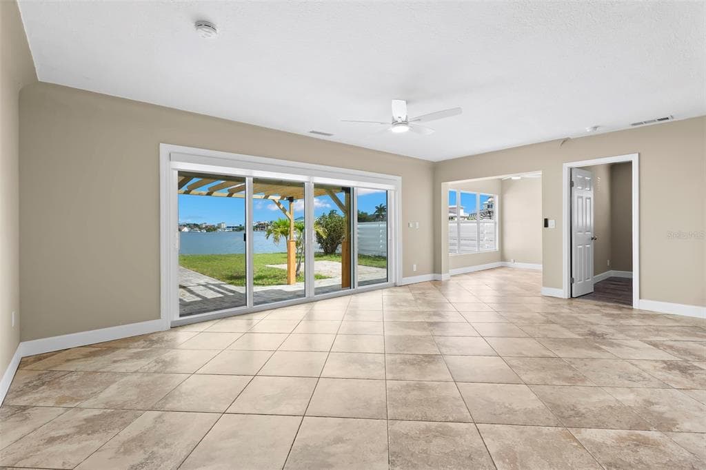708 SUNSET COVE photo 20