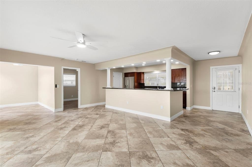 708 SUNSET COVE photo 9