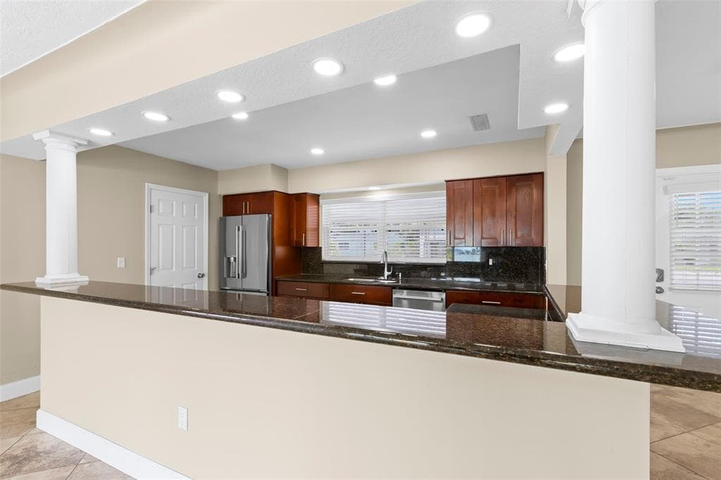 708 SUNSET COVE photo 10