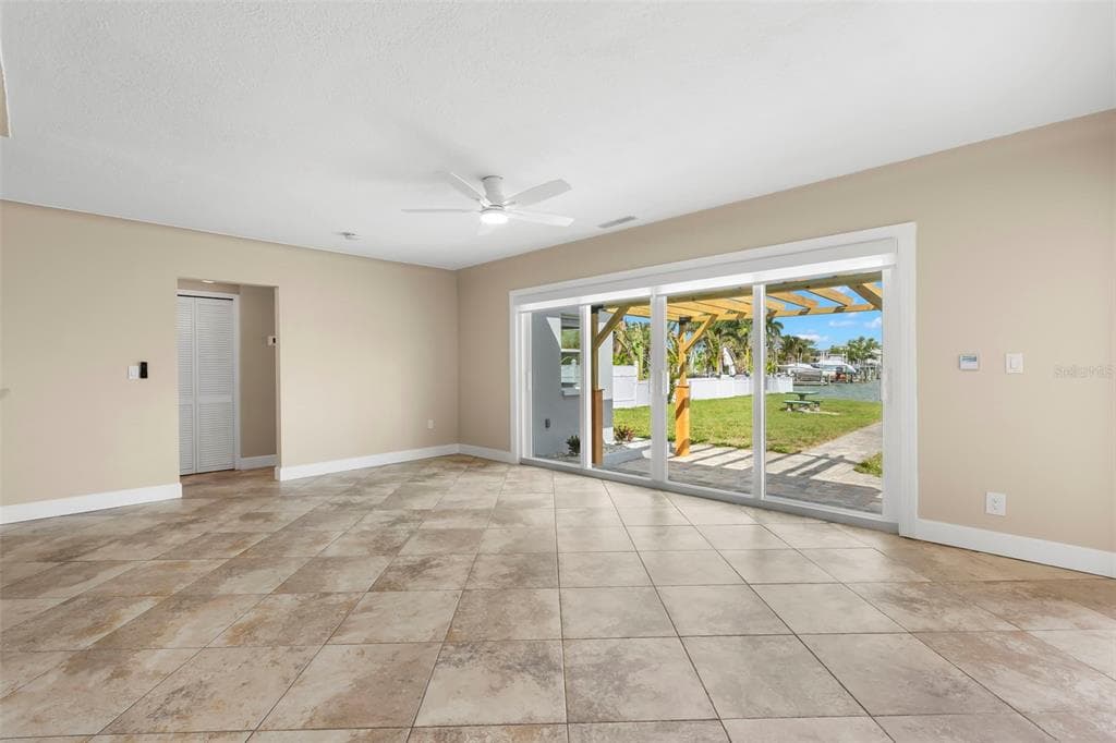 708 SUNSET COVE photo 21
