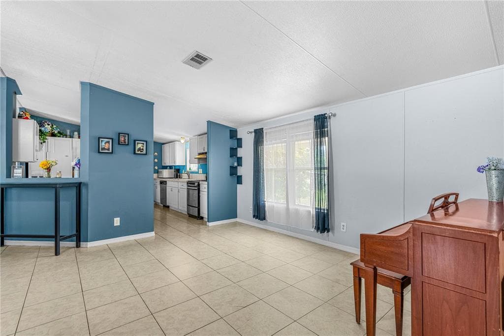 1055 ACEE DRIVE photo 16