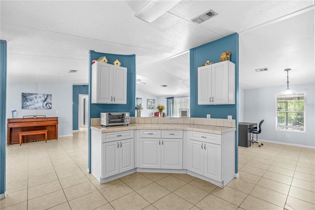 1055 ACEE DRIVE photo 20