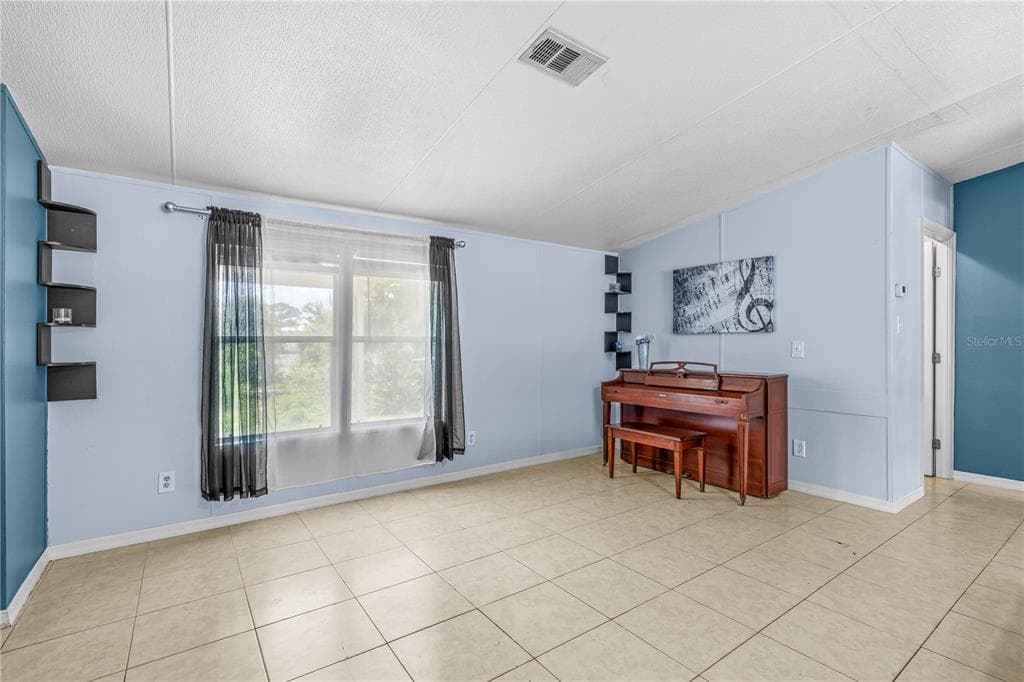 1055 ACEE DRIVE photo 15