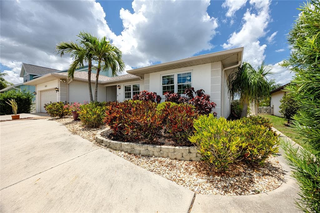 1116 KINGFISH PLACE photo 4