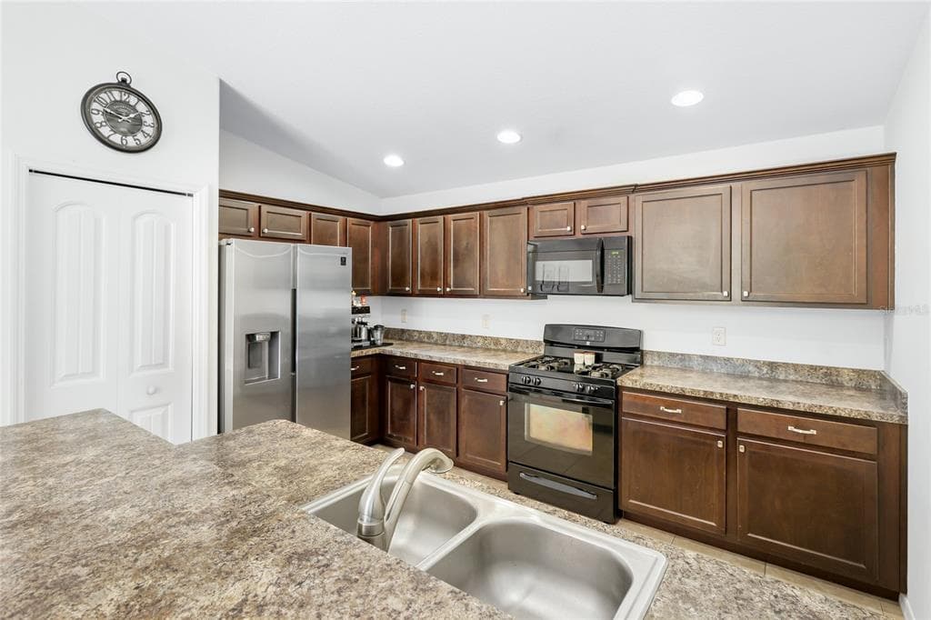 4803 SAN ORTEBELLO DRIVE photo 13