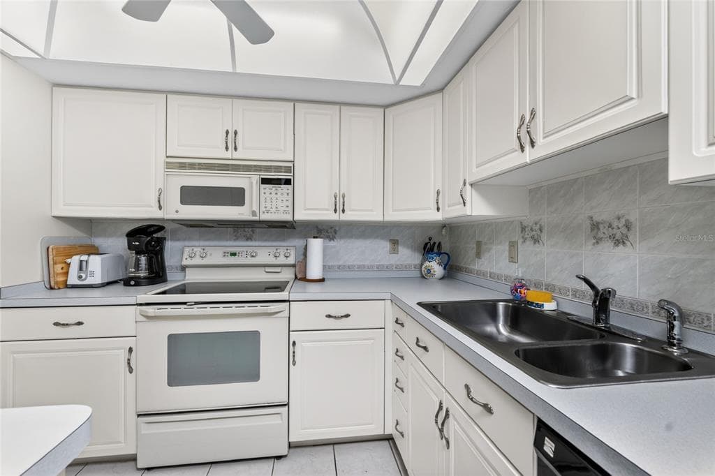 2955 N BEACH ROAD B-614 photo 19