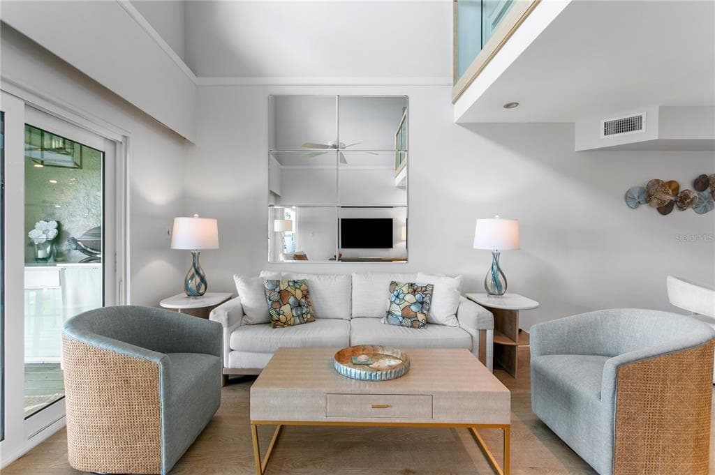 360 PINELLAS BAYWAY S I photo 17