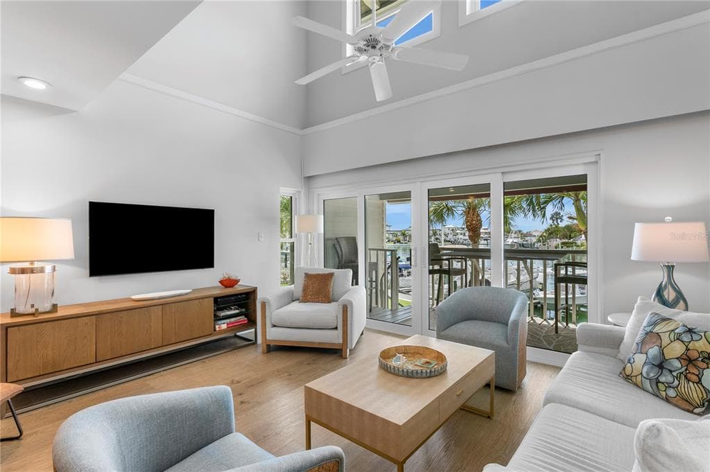 360 PINELLAS BAYWAY S I photo 16