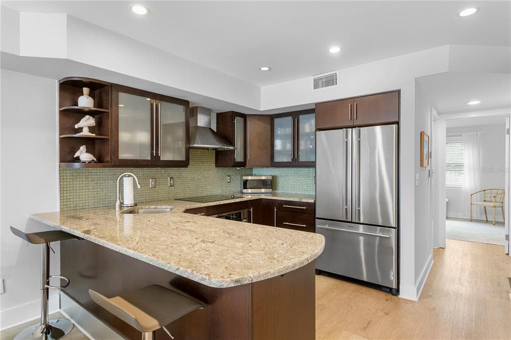 360 PINELLAS BAYWAY S I photo 22