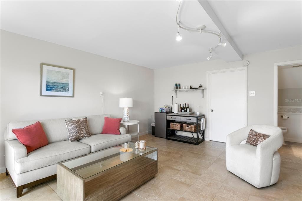 360 PINELLAS BAYWAY S I photo 7