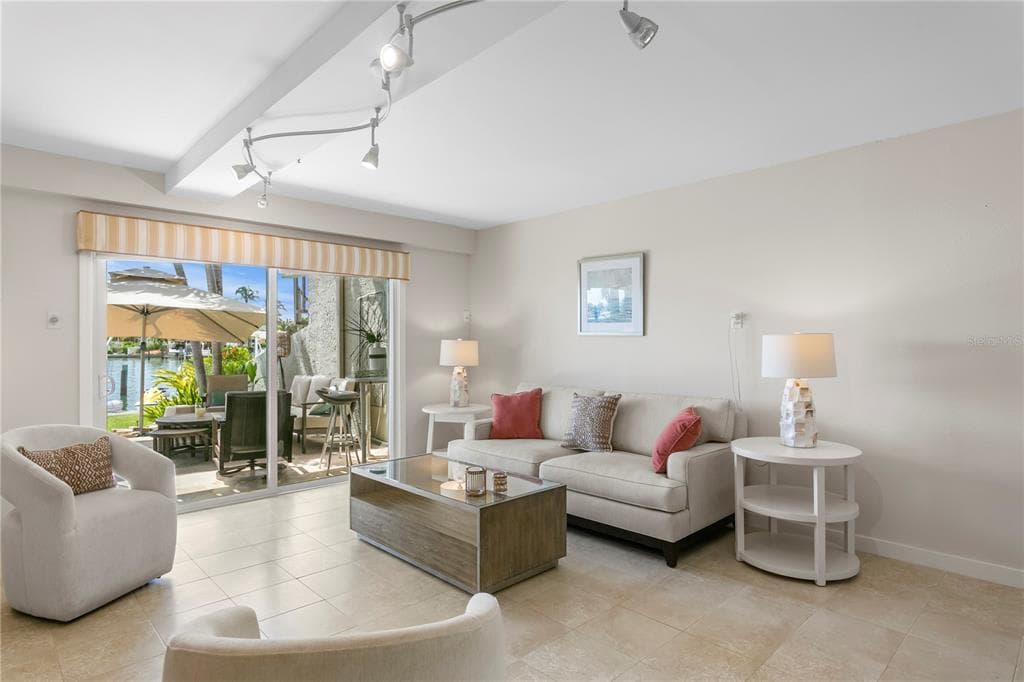 360 PINELLAS BAYWAY S I photo 5