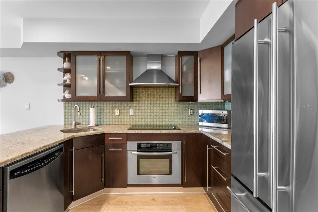 360 PINELLAS BAYWAY S I photo 24