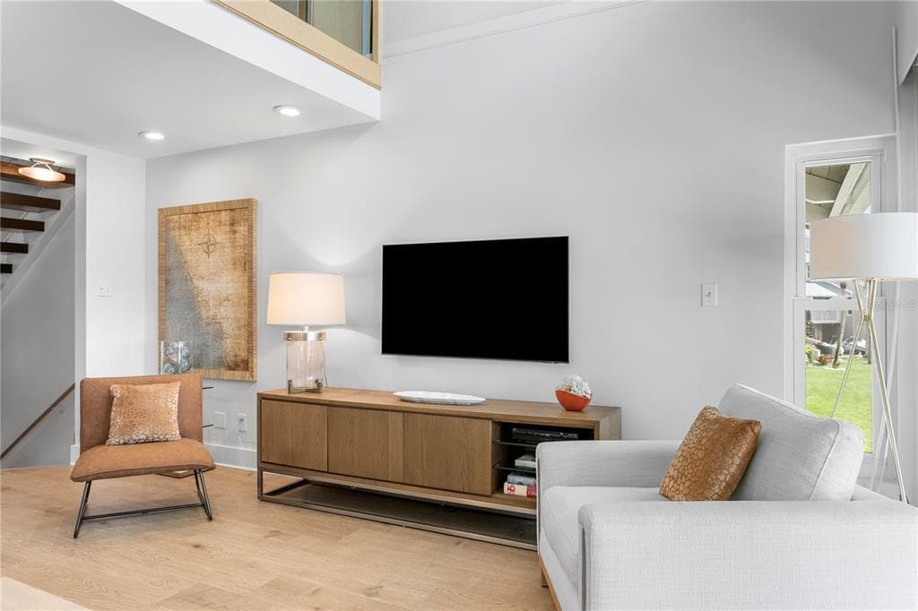 360 PINELLAS BAYWAY S I photo 18