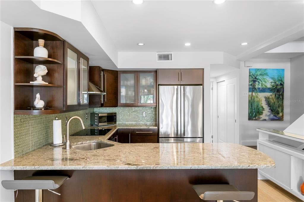 360 PINELLAS BAYWAY S I photo 25