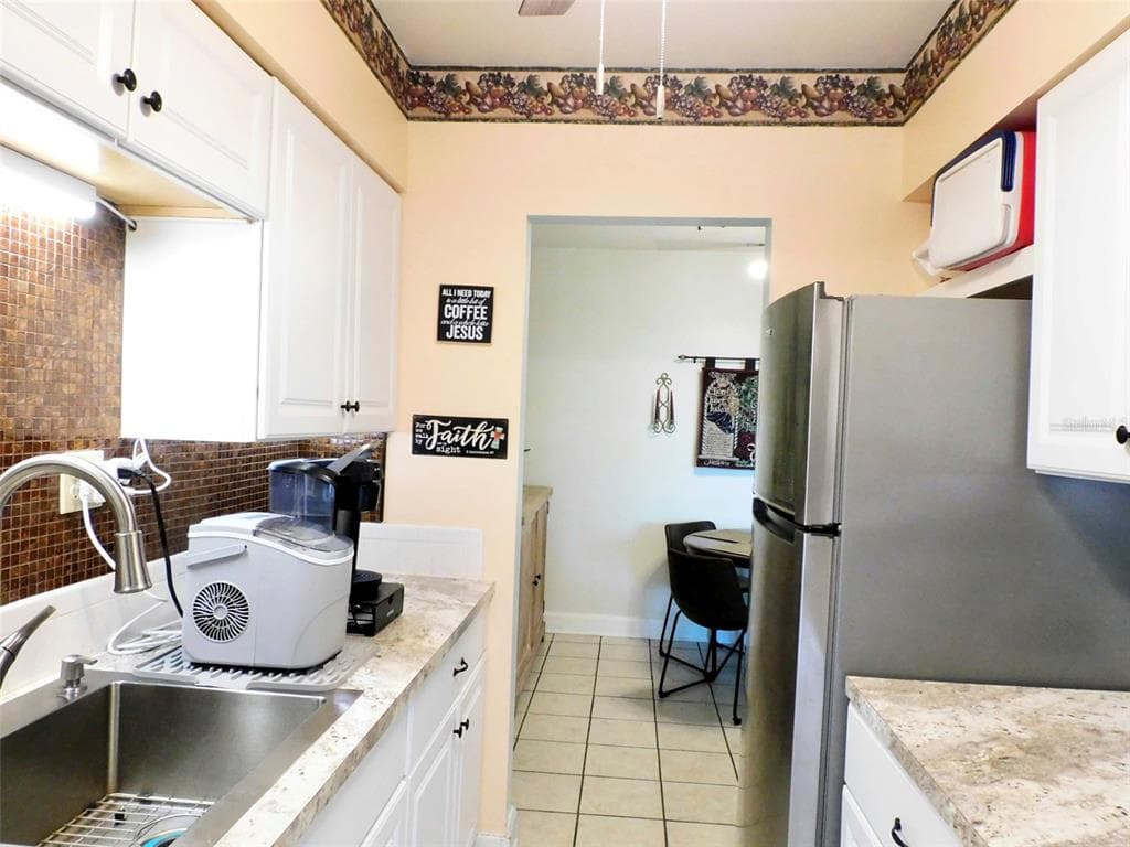 1600 W LAKE PARKER DRIVE B4 photo 9