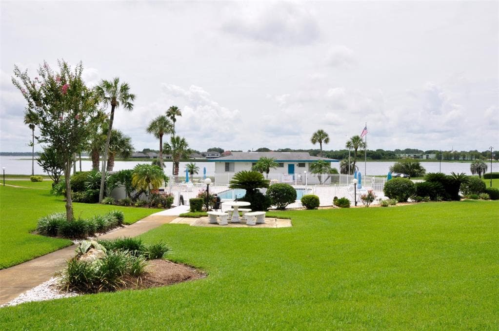1600 W LAKE PARKER DRIVE B4 photo 21